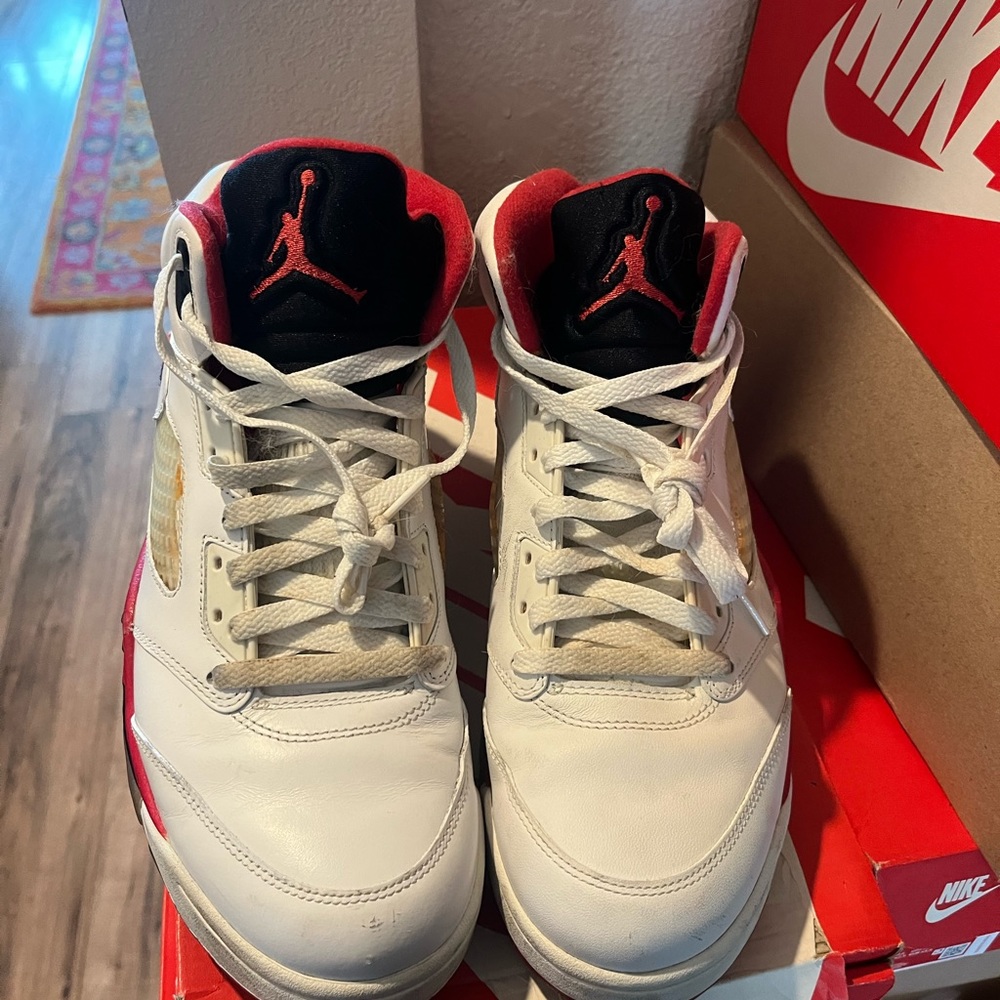 Jordan 5 fire red black tongue